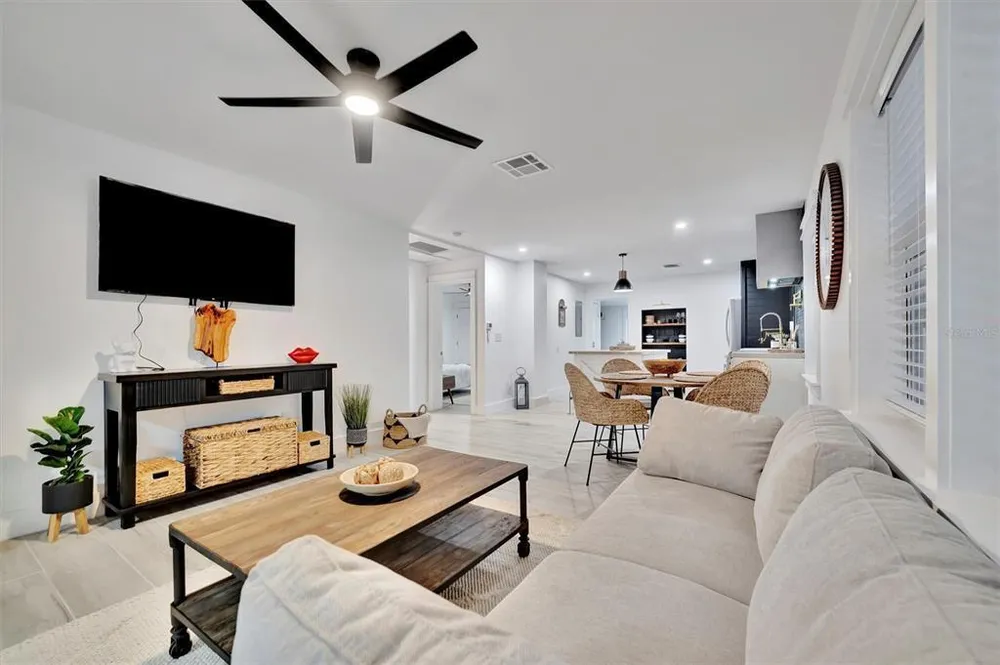 2713 4th Ave W, Bradenton, FL 34205