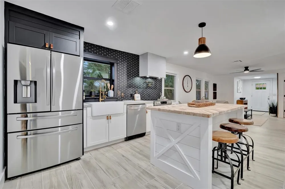 2713 4th Ave W, Bradenton, FL 34205