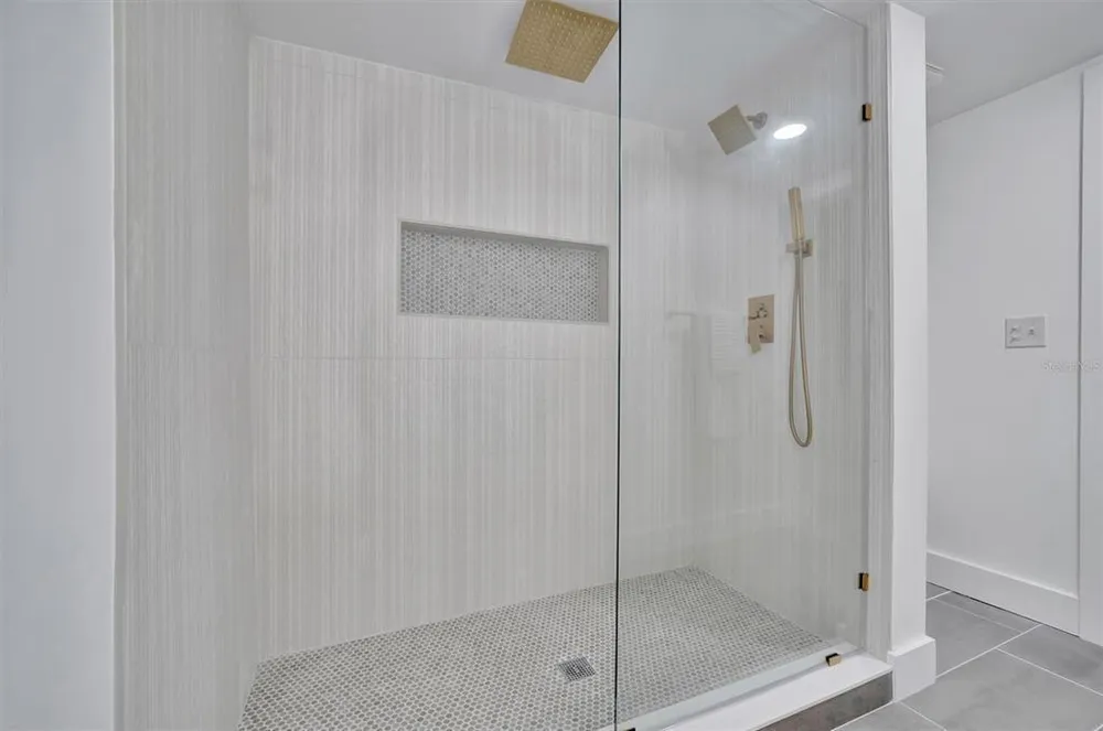 2713 4th Ave W, Bradenton, FL 34205
