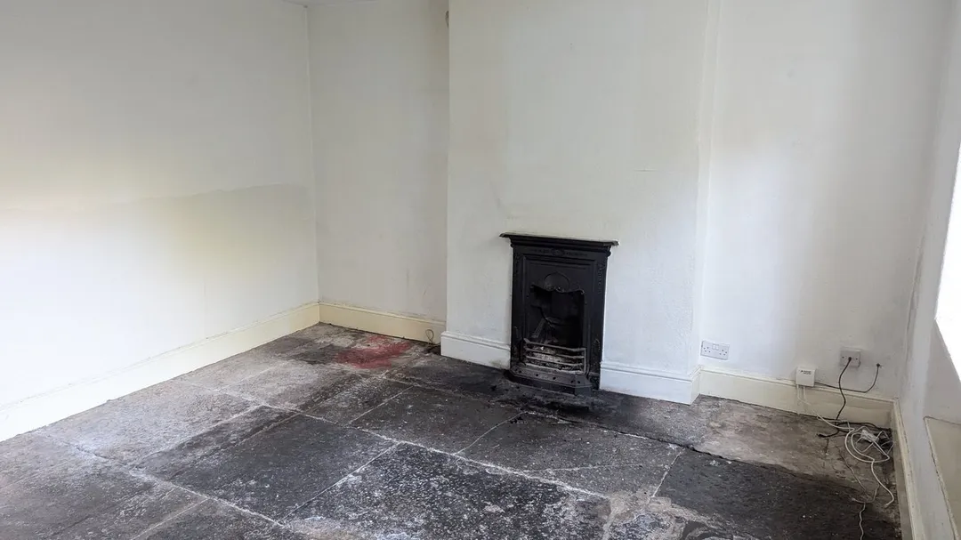 https://mr0.homeflow-assets.co.uk/files/photo/image/43983/1117/_x_/46176899.jpg