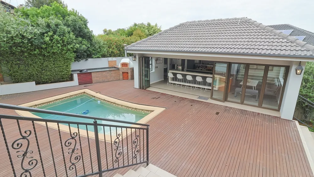 South Africa, Gauteng, Featherbrooke Estate, Crow's Nest, 1240