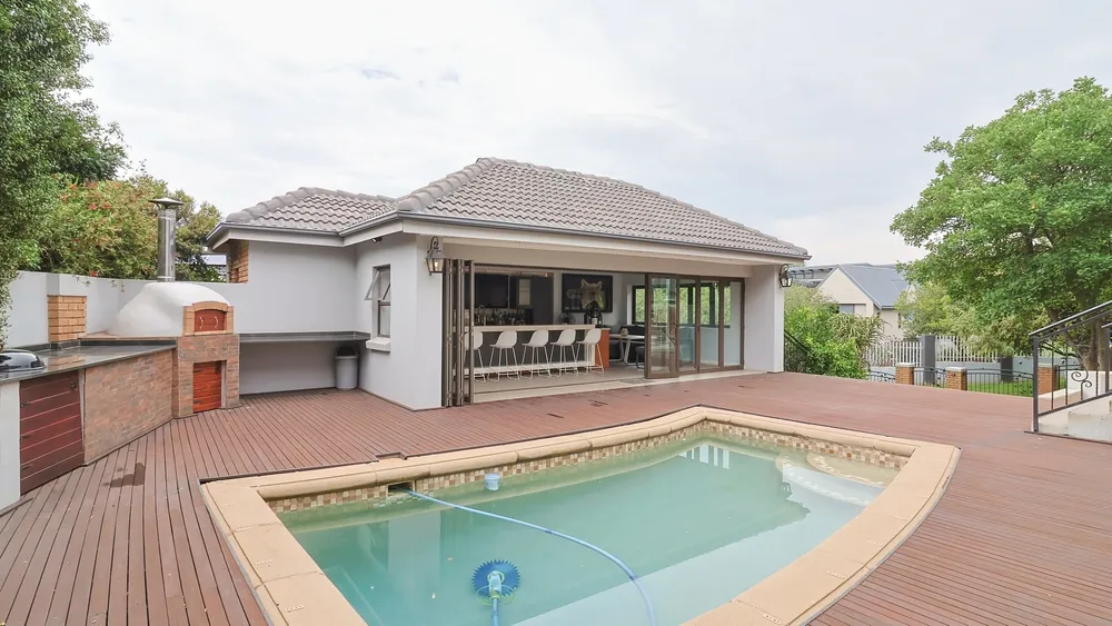South Africa, Gauteng, Featherbrooke Estate, Crow's Nest, 1240