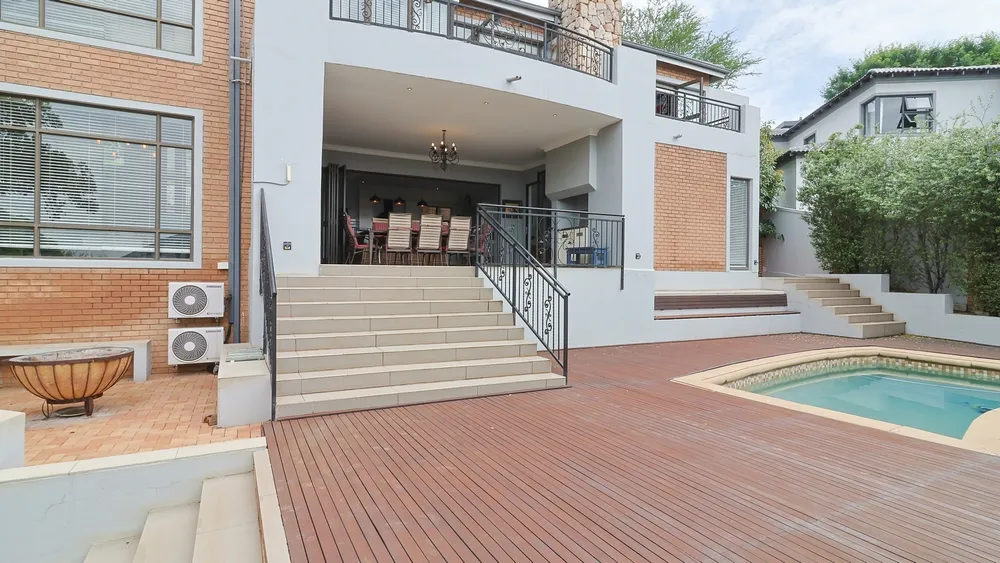 South Africa, Gauteng, Featherbrooke Estate, Crow's Nest, 1240