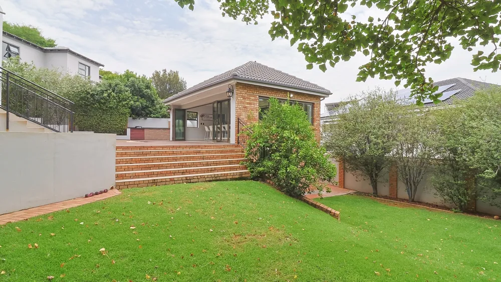 South Africa, Gauteng, Featherbrooke Estate, Crow's Nest, 1240