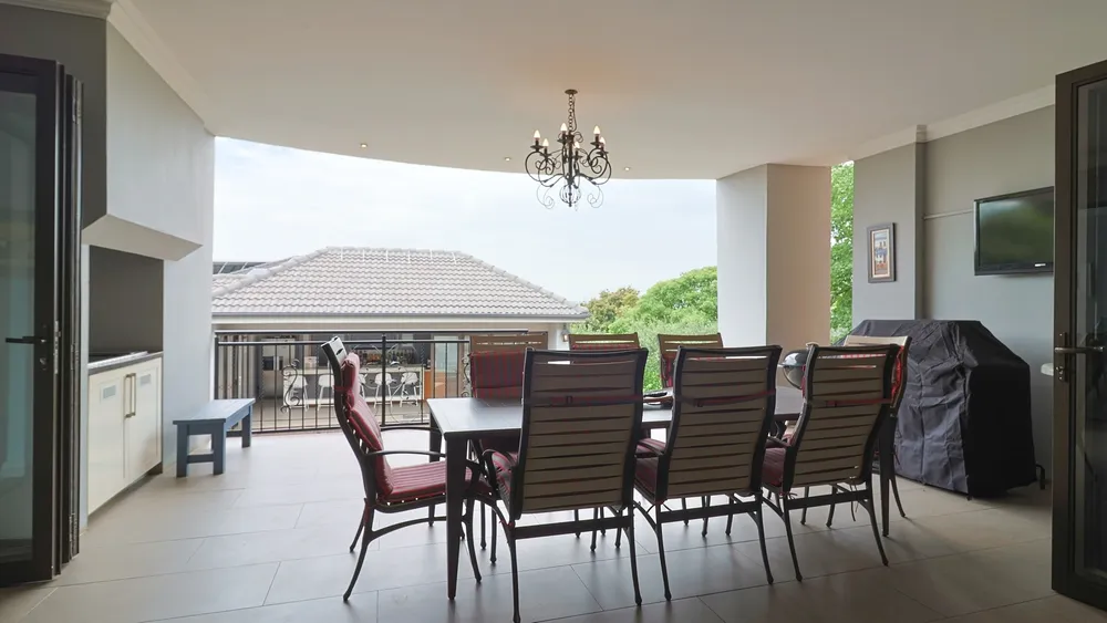 South Africa, Gauteng, Featherbrooke Estate, Crow's Nest, 1240