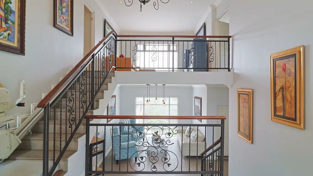 South Africa, Gauteng, Featherbrooke Estate, Crow's Nest, 1240