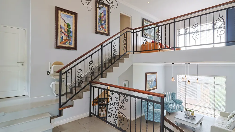 South Africa, Gauteng, Featherbrooke Estate, Crow's Nest, 1240