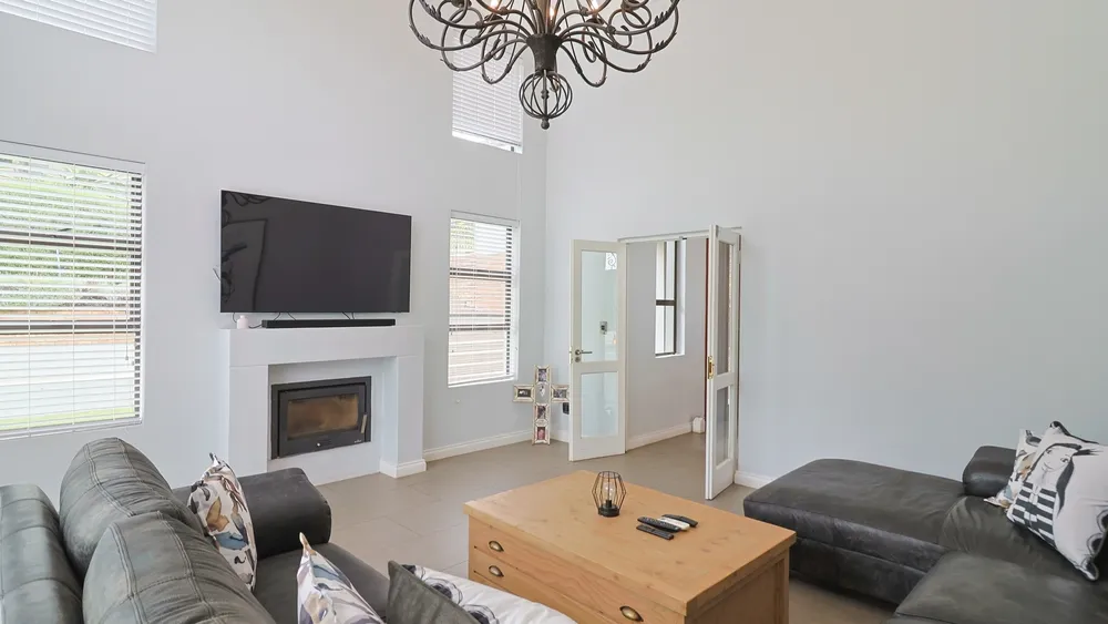 South Africa, Gauteng, Featherbrooke Estate, Crow's Nest, 1240