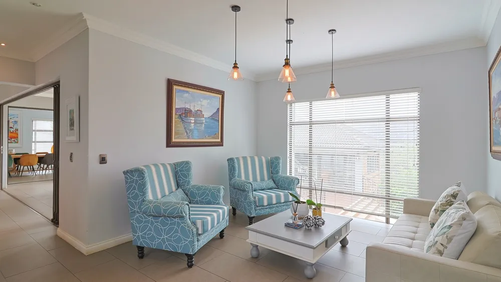 South Africa, Gauteng, Featherbrooke Estate, Crow's Nest, 1240
