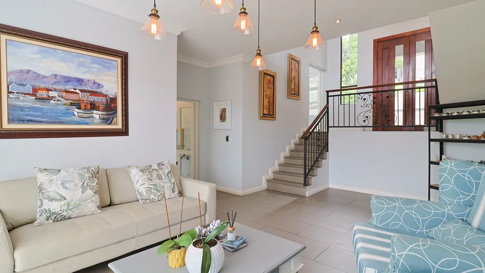 South Africa, Gauteng, Featherbrooke Estate, Crow's Nest, 1240