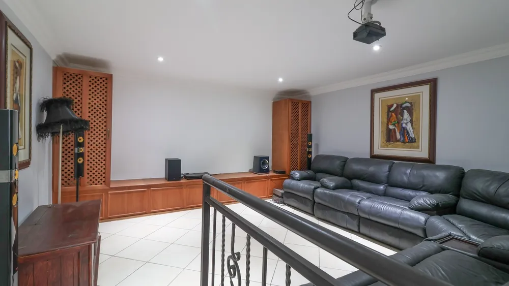 South Africa, Gauteng, Featherbrooke Estate, Crow's Nest, 1240
