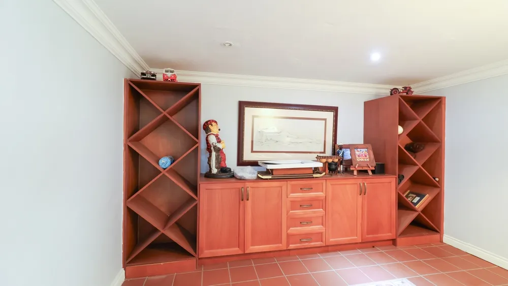 South Africa, Gauteng, Featherbrooke Estate, Crow's Nest, 1240