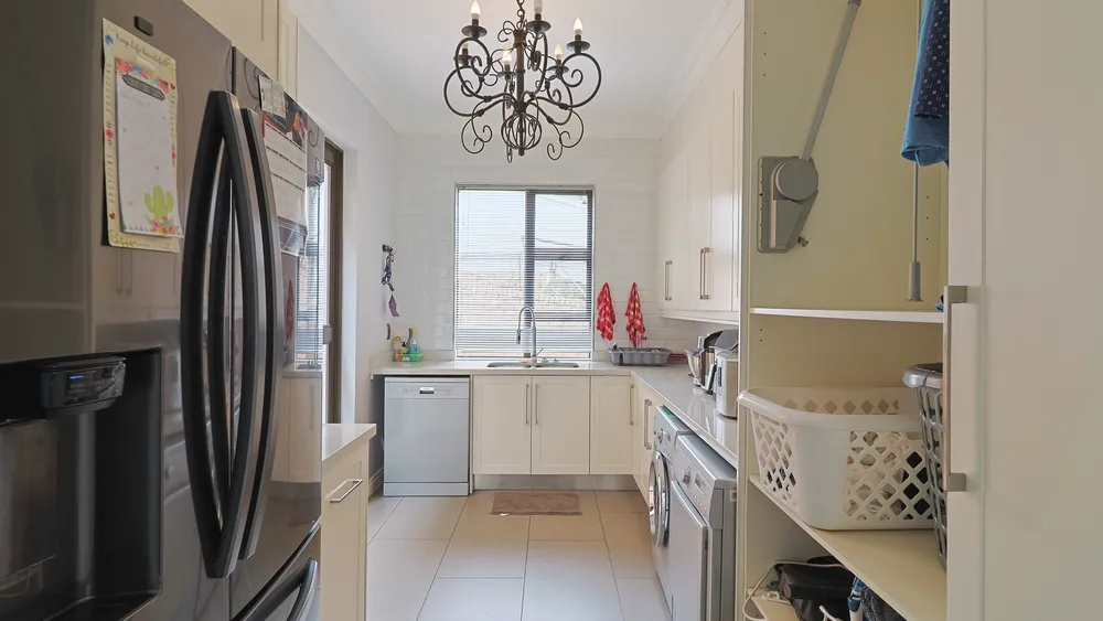 South Africa, Gauteng, Featherbrooke Estate, Crow's Nest, 1240