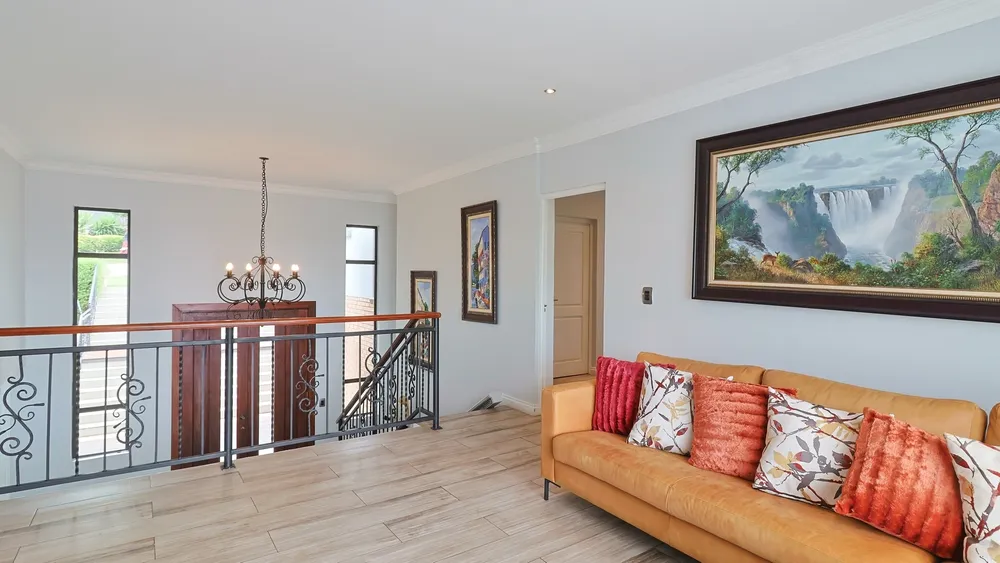 South Africa, Gauteng, Featherbrooke Estate, Crow's Nest, 1240