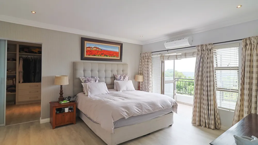 South Africa, Gauteng, Featherbrooke Estate, Crow's Nest, 1240