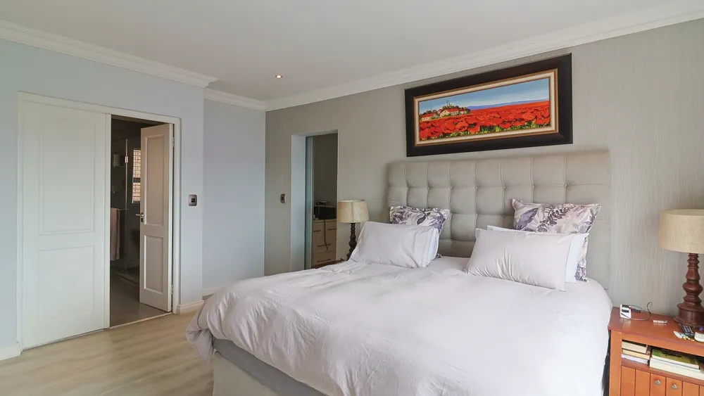 South Africa, Gauteng, Featherbrooke Estate, Crow's Nest, 1240