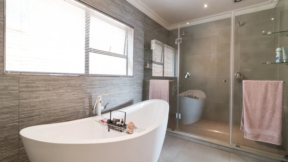 South Africa, Gauteng, Featherbrooke Estate, Crow's Nest, 1240