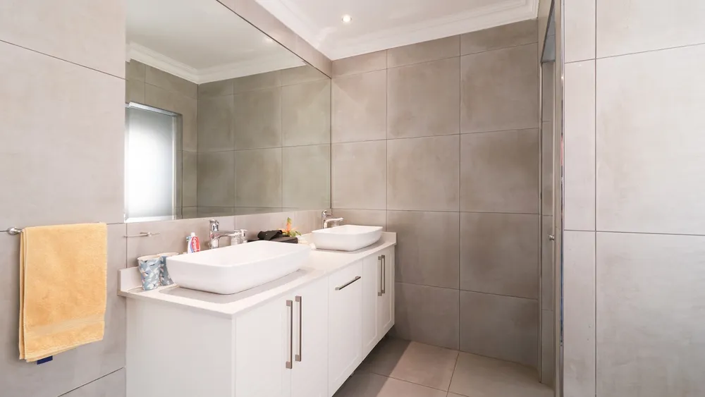 South Africa, Gauteng, Featherbrooke Estate, Crow's Nest, 1240