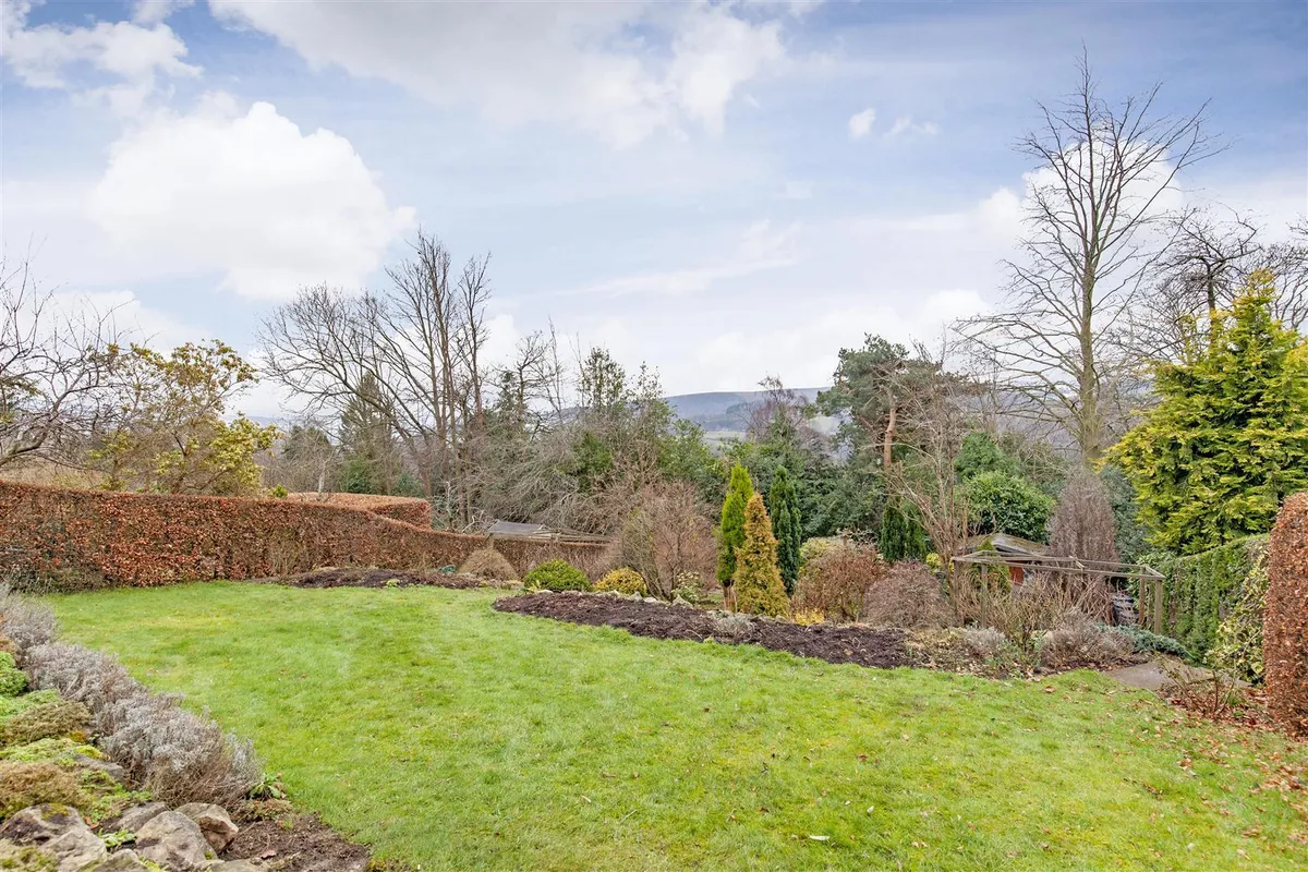 Derwent Lane, Hathersage, Hope Valley