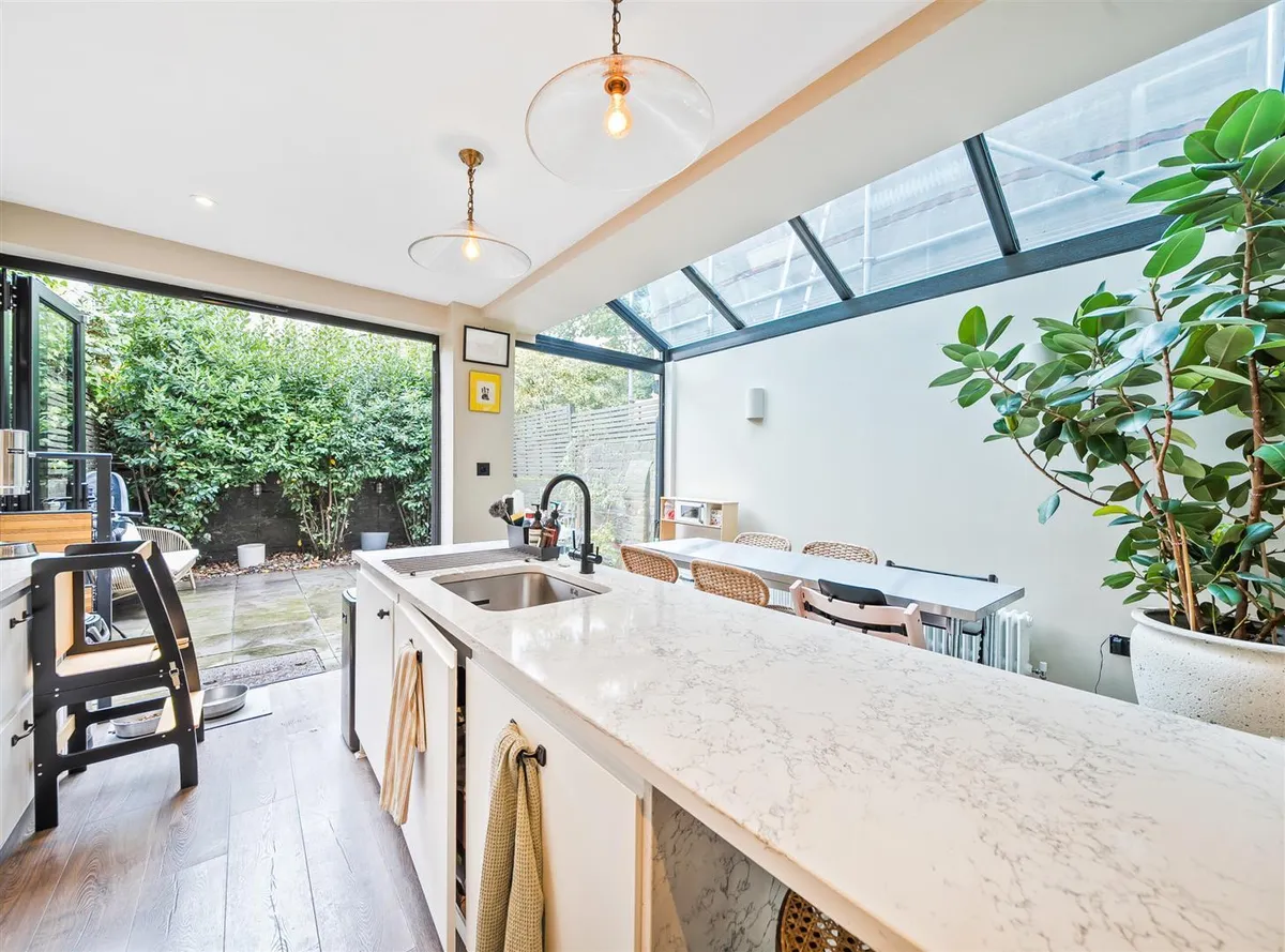 Huxley Street, London, W10