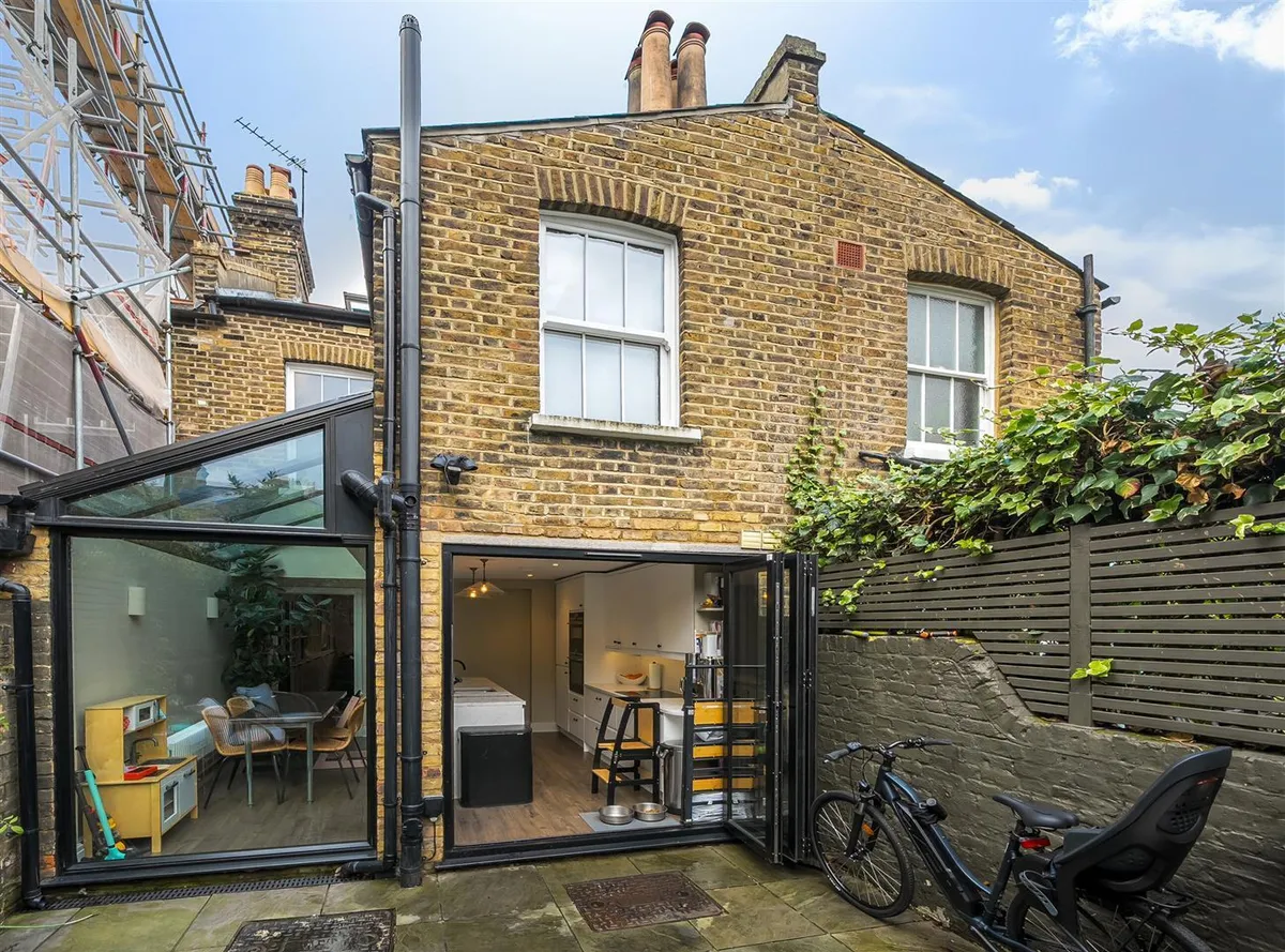 Huxley Street, London, W10