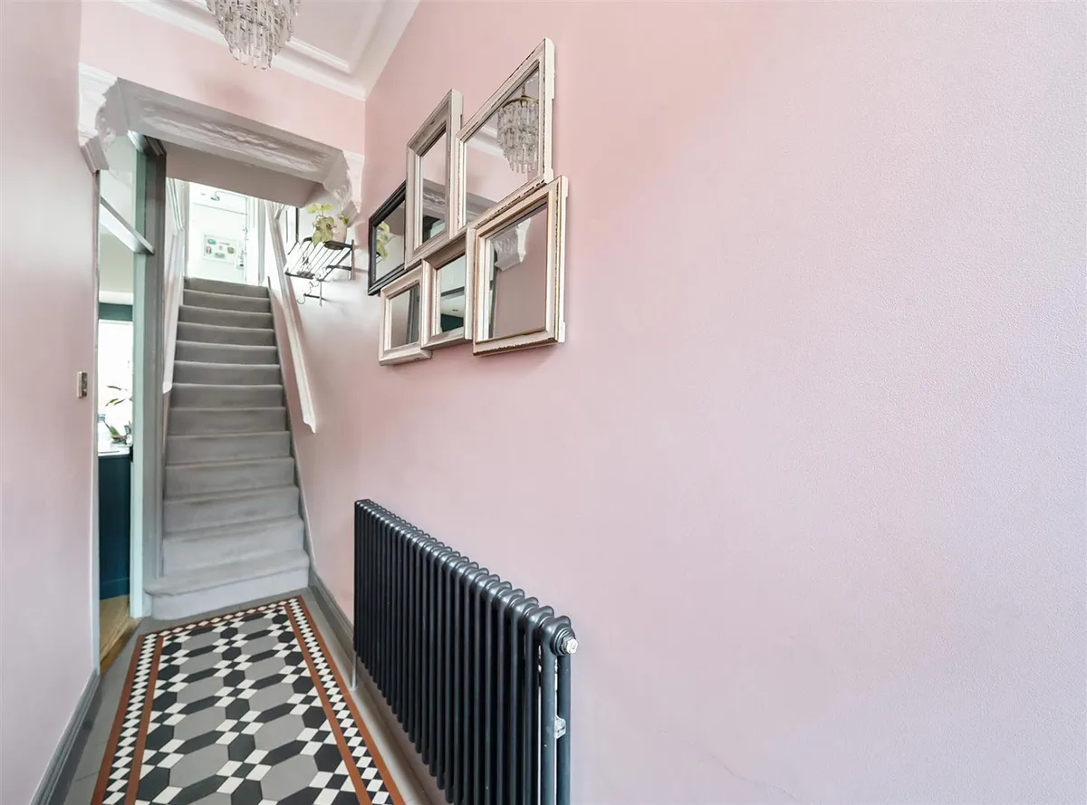 Kilburn Lane, London, W10
