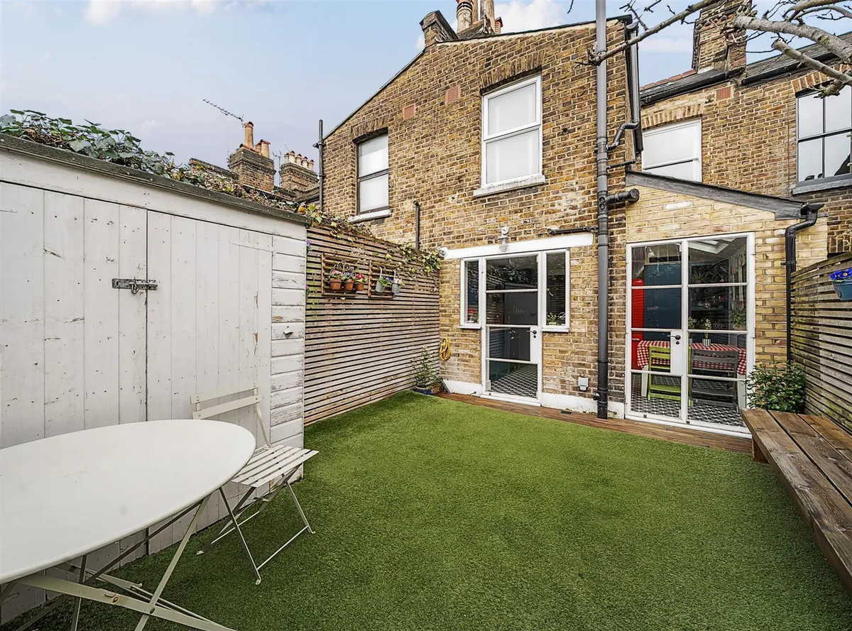Kilburn Lane, London, W10