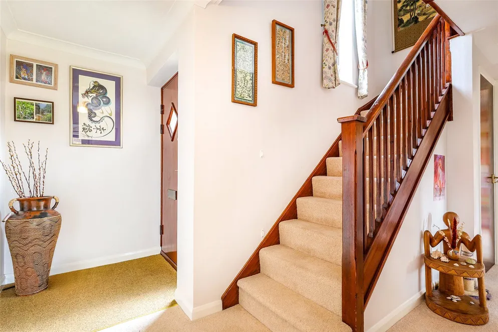 Property carousel item 9