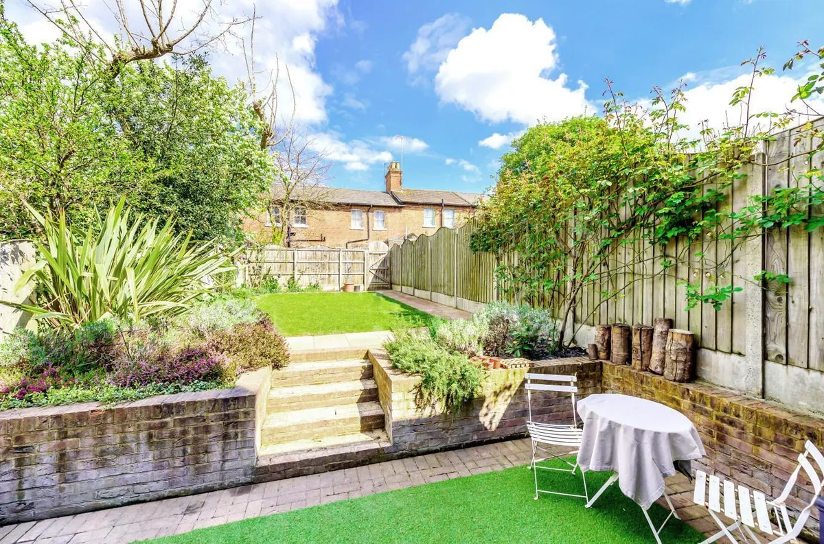 Gratton Terrace, London, NW2