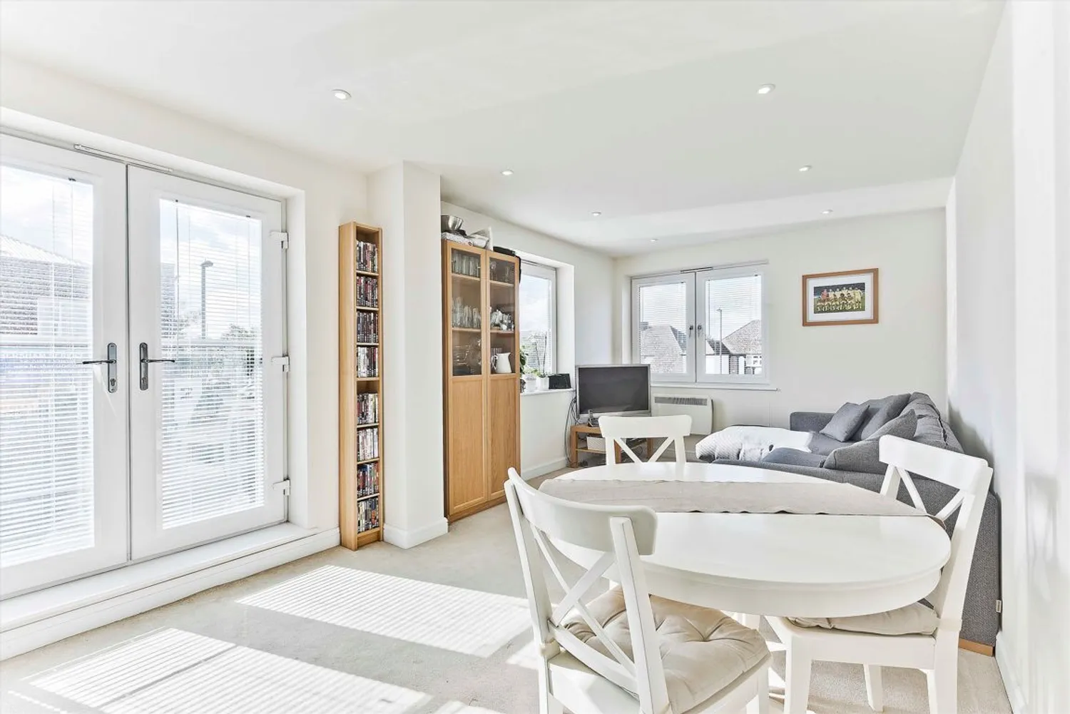 Lyon Road, Walton-On-Thames, KT12 photo 2