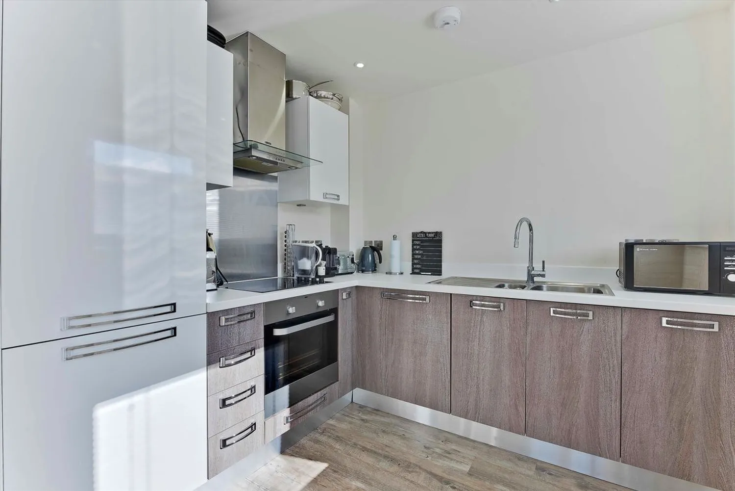 Lyon Road, Walton-On-Thames, KT12 photo 3