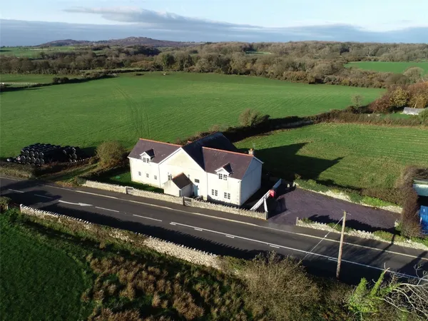 Llanallgo, Moelfre, Anglesey, Sir Yny...