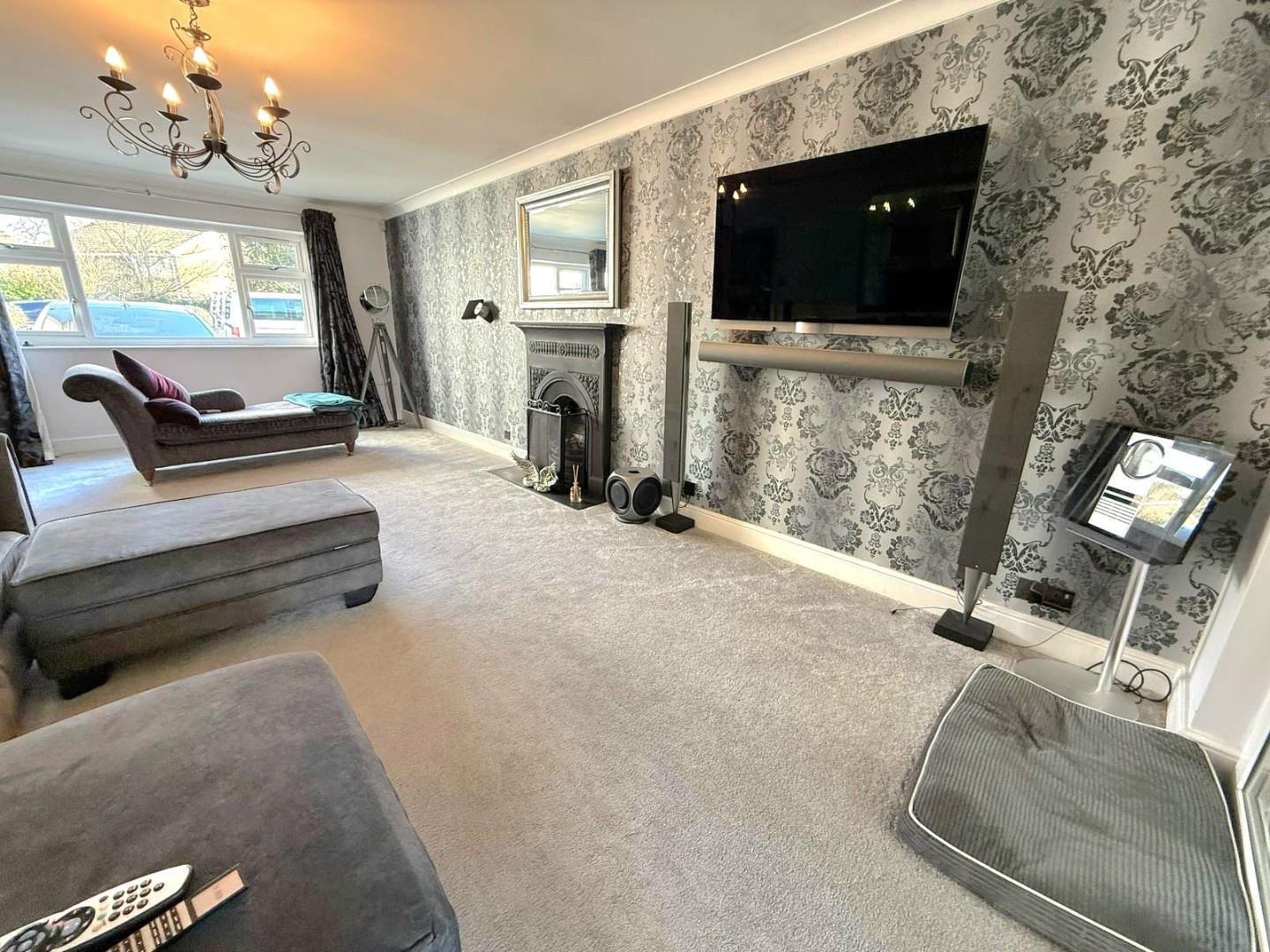 Lodge Avenue, Collingtree Image 2