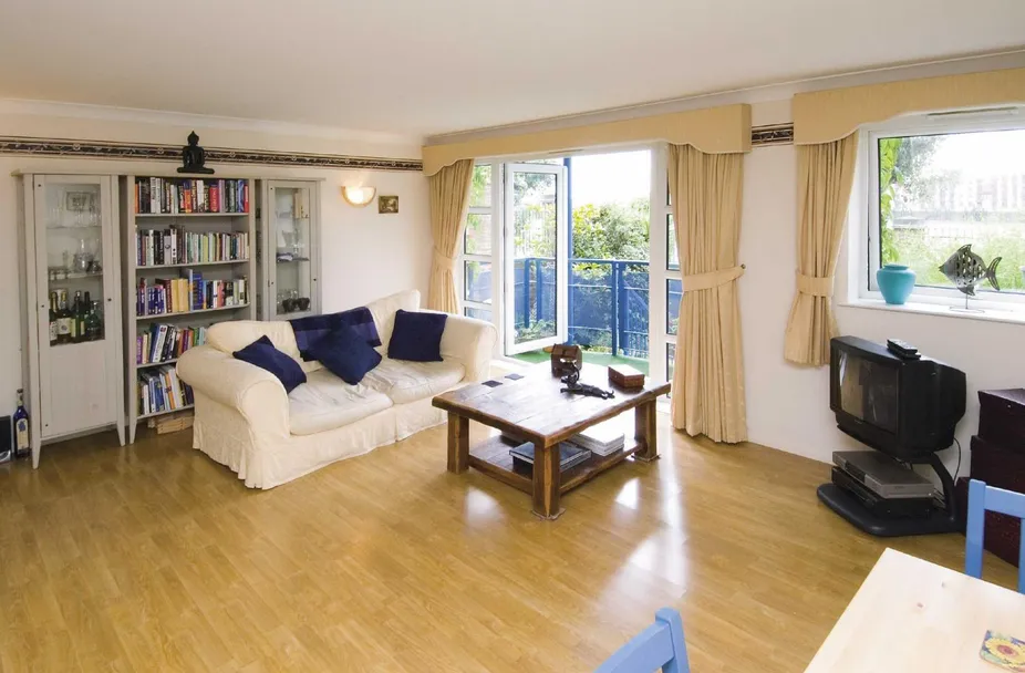Property Photo 1