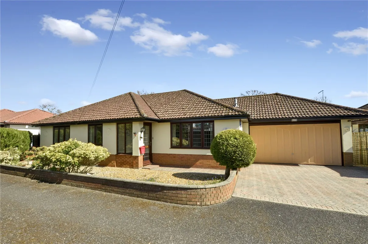 Oakhurst Road, West Moors, Ferndown, Dorset, BH22