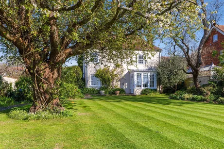 Shore Road, Chichester, PO18