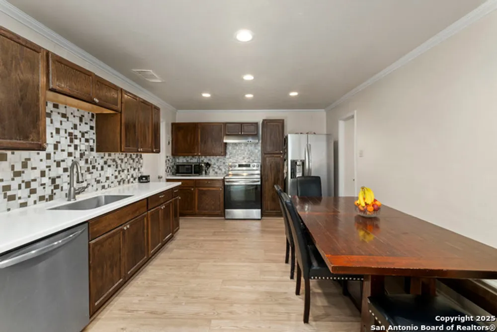 6862 Flaming Ridge Dr, Converse, TX 78109