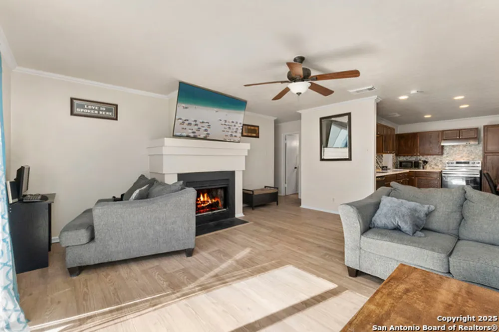 6862 Flaming Ridge Dr, Converse, TX 78109