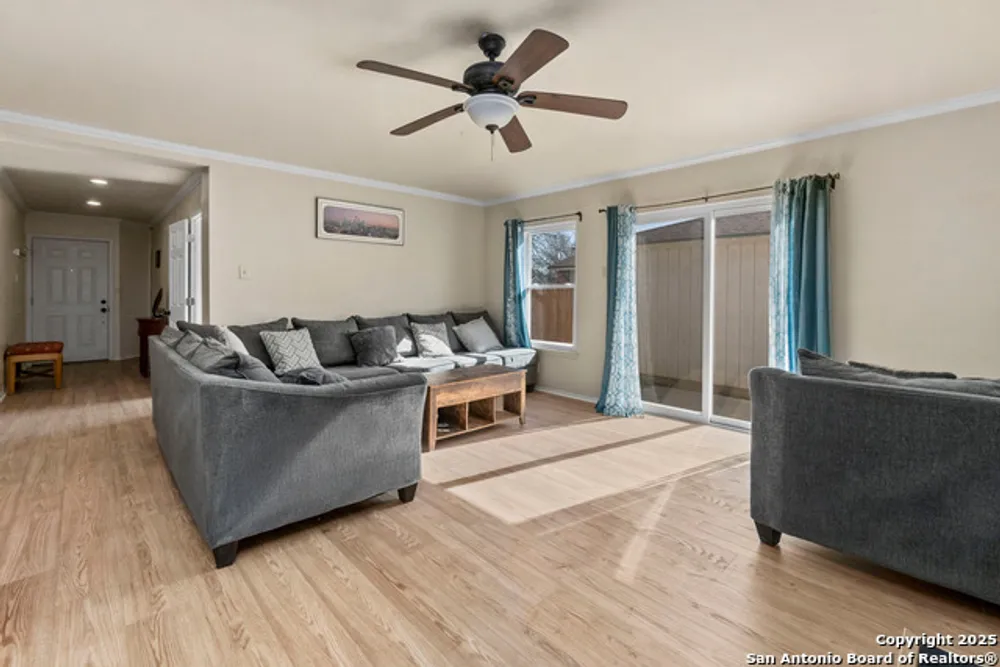6862 Flaming Ridge Dr, Converse, TX 78109