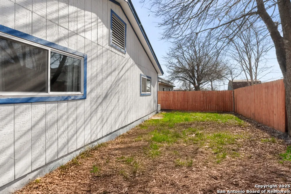 6862 Flaming Ridge Dr, Converse, TX 78109