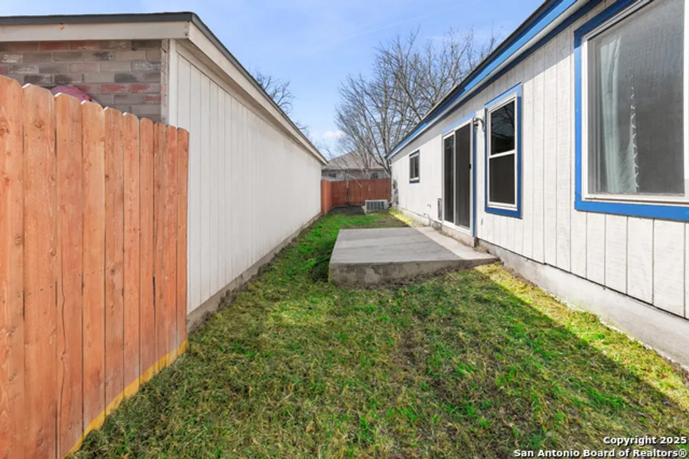 6862 Flaming Ridge Dr, Converse, TX 78109