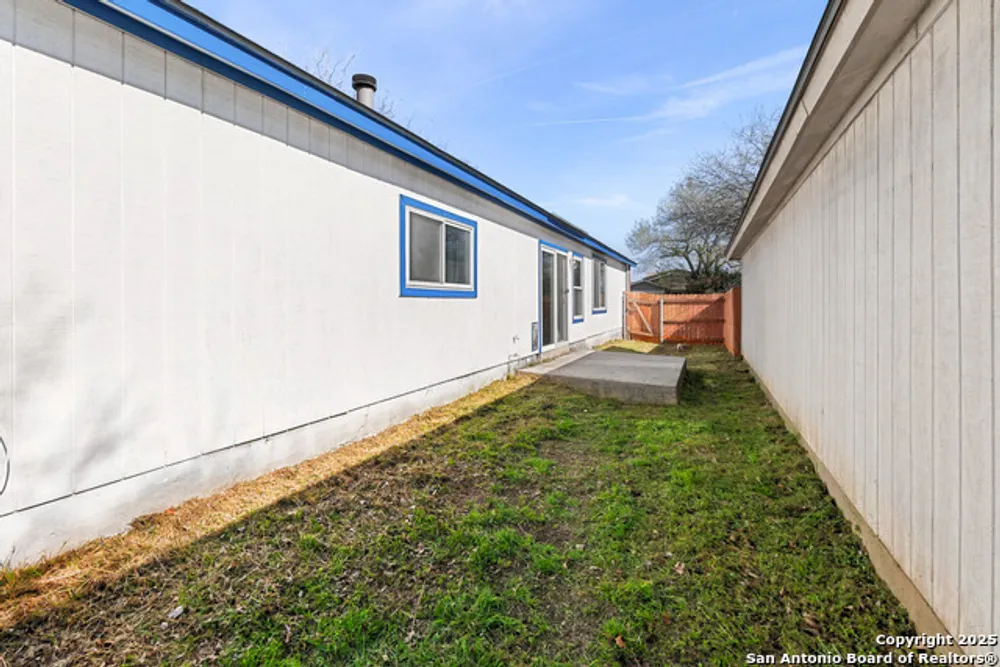 6862 Flaming Ridge Dr, Converse, TX 78109