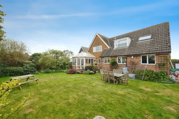 St. Thomas Avenue, Hayling Island, Ha...