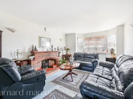 Tattenham Way, Burgh Heath, Tadworth thumb 3