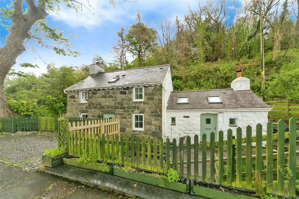 Gyrn Goch, Caernarfon, Gwynedd, LL54