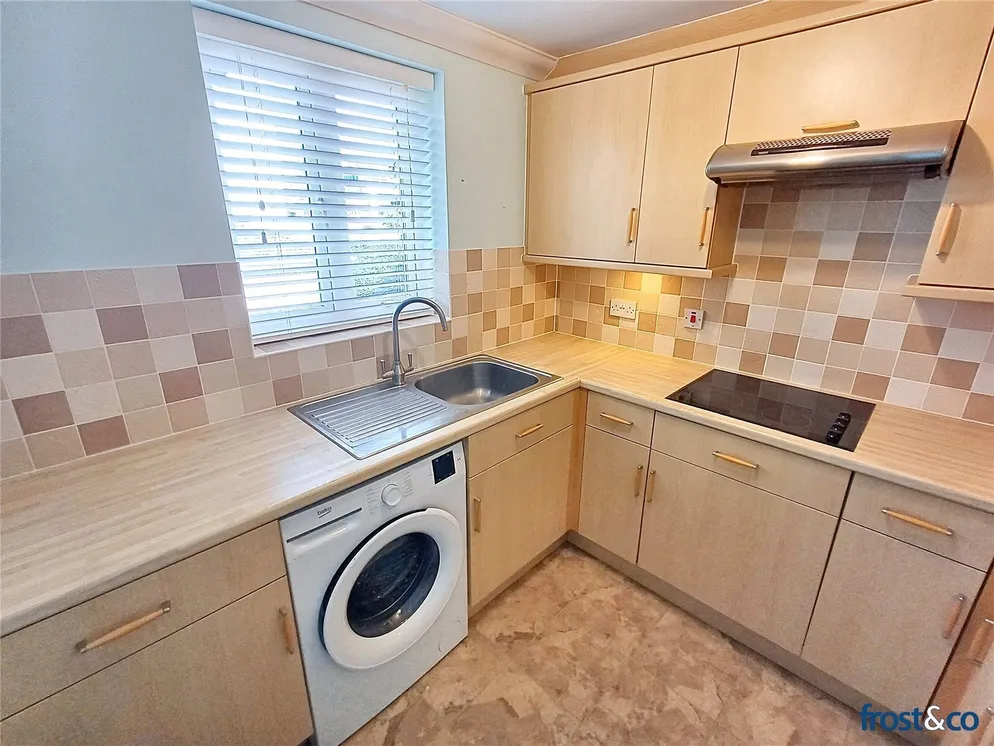 Property carousel item 4