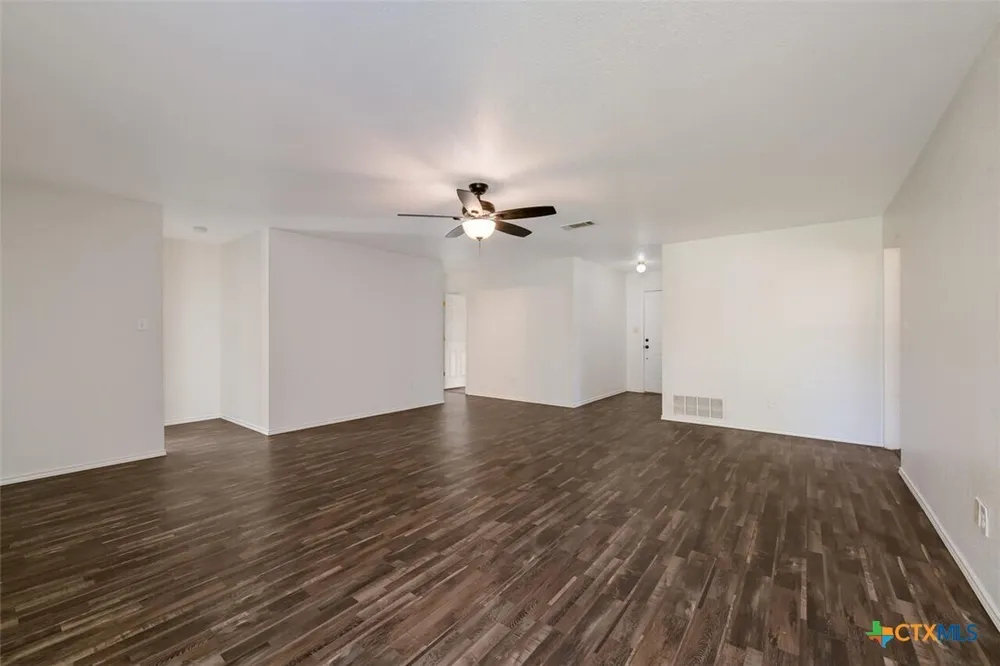 224 Headrick Dr, Robinson, TX 76706