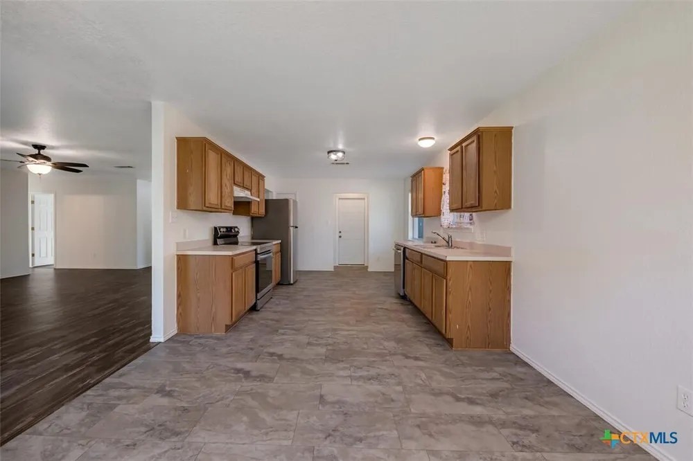 224 Headrick Dr, Robinson, TX 76706