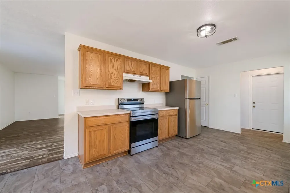 224 Headrick Dr, Robinson, TX 76706
