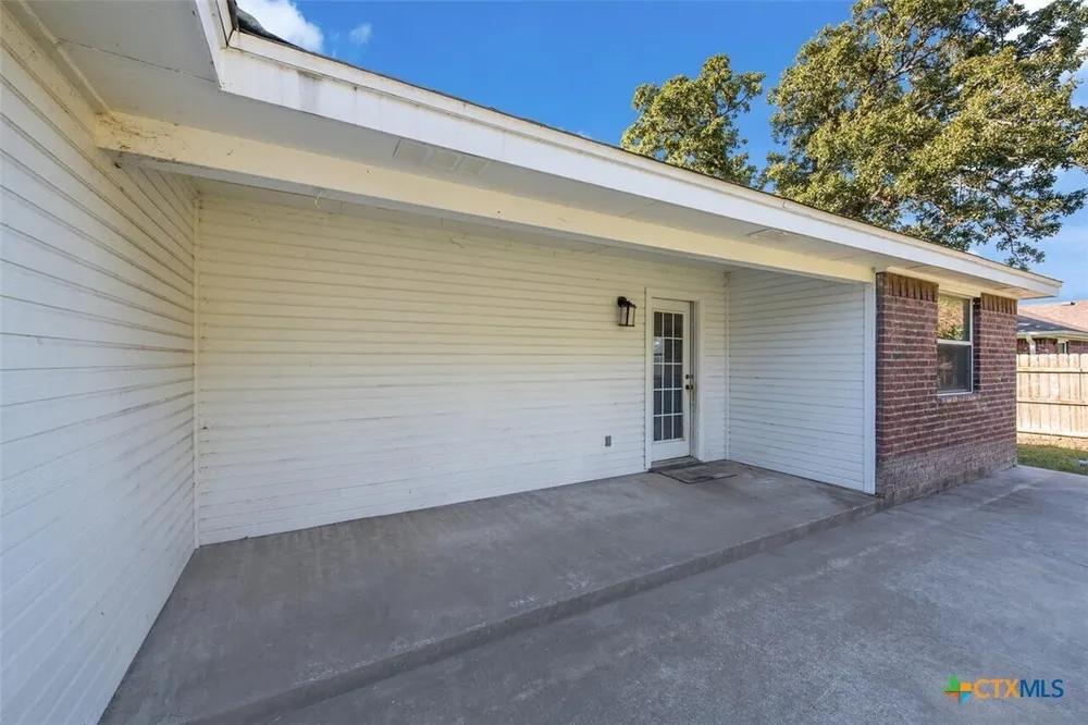 224 Headrick Dr, Robinson, TX 76706